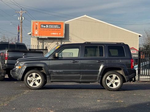 Used 2014 Jeep Patriot Sport w/ Power Value Group image 18