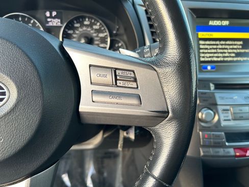 Used 2011 Subaru Outback 2.5i Limited image 13