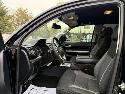 Used 2017 Toyota Tundra SR5 image 17