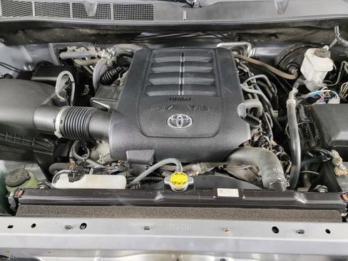 Used 2016 Toyota Sequoia SR5 AWD/4WD image 35