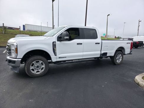 Used 2025 Ford F250 XLT image 9