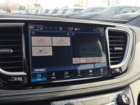 New 2026 Chrysler Pacifica Select image 29