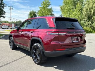 Used 2024 Jeep Grand Cherokee Altitude AWD/4WD video 2