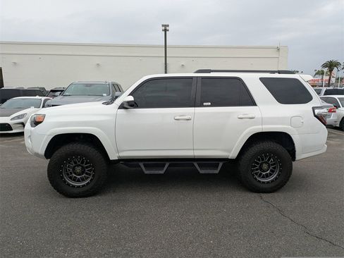 Used 2016 Toyota 4Runner SR5 image 2