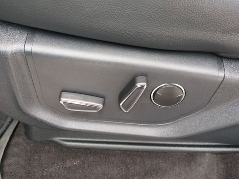 Used 2023 Ford Expedition Limited image 17