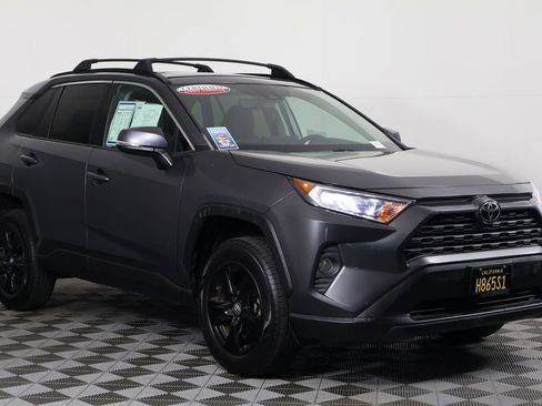 Used 2019 Toyota RAV4 XLE image 3