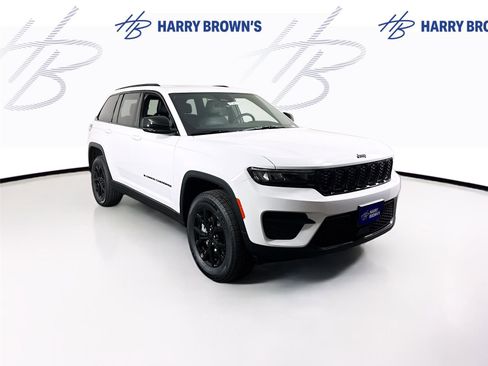 New 2025 Jeep Grand Cherokee Altitude image 26