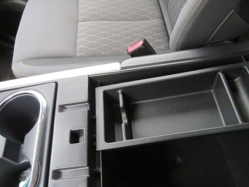 Used 2023 Nissan Titan SV w/ SV Convenience Package image 26