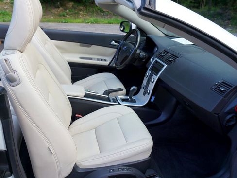 Used 2011 Volvo C70 T5 image 13
