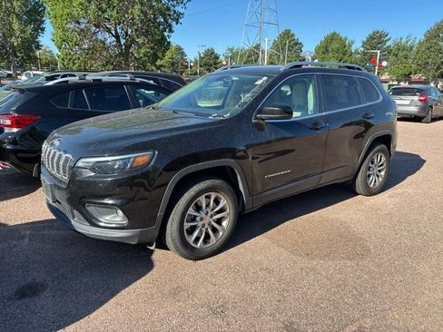 Used 2019 Jeep Cherokee Latitude w/ Popular Appearance Group AWD/4WD image 2