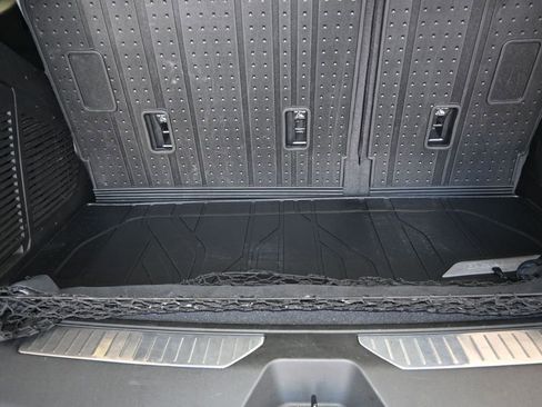 Used 2024 Chevrolet Tahoe Premier RWD image 20