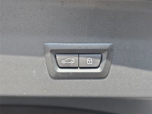 Certified 2023 BMW X4 M40i w/ Premium Package image 9