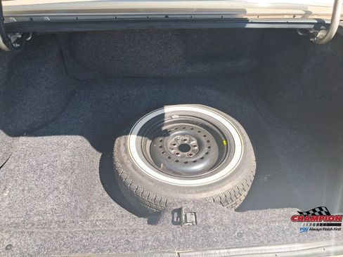 Used 1989 Chrysler New Yorker FWD image 21
