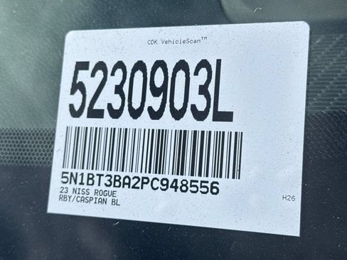 Used 2023 Nissan Rogue SV w/ SV Premium B Package FWD image 2