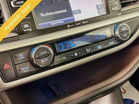 Used 2019 Toyota Highlander Limited AWD/4WD image 15