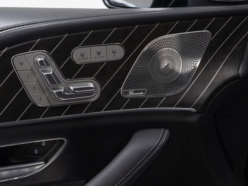 Used 2025 Mercedes-Benz Maybach GLS 600 4MATIC image 34