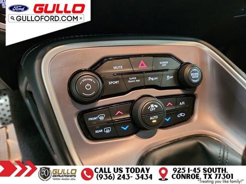 Used 2022 Dodge Challenger R/T w/ Performance Handling Group image 24