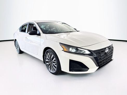 New 2026 Nissan Altima 2.5 SV FWD image 3
