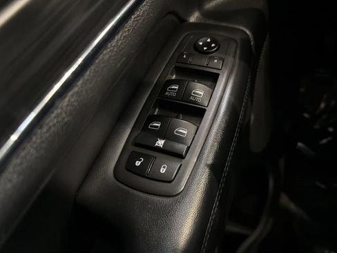 Used 2021 Jeep Grand Cherokee Limited image 19