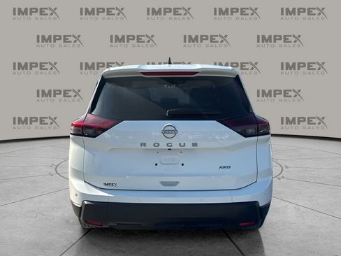 Used 2024 Nissan Rogue S image 4