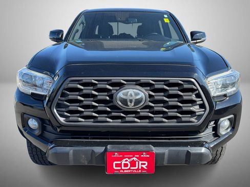 Used 2020 Toyota Tacoma TRD Off-Road AWD/4WD image 7