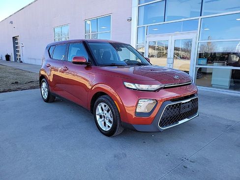 Used 2021 Kia Soul S image 1