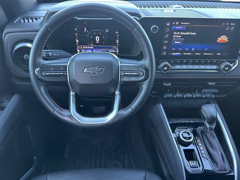 Used 2023 Chevrolet Colorado Z71 w/ Z71 Convenience Package 2 AWD/4WD image 16