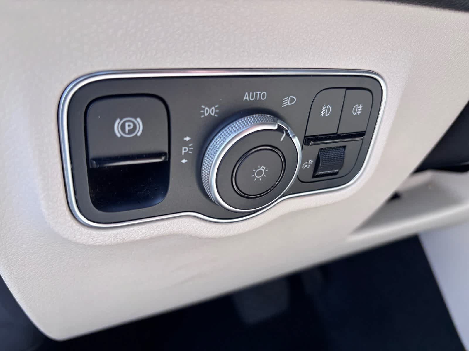 Used 2023 Mercedes-Benz GLB 250 4MATIC image 15