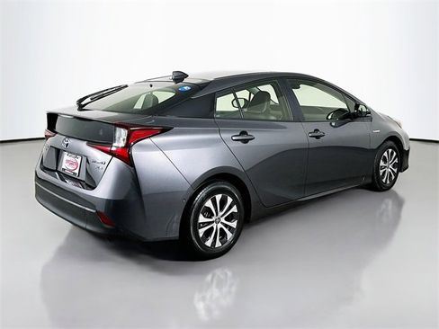 Used 2021 Toyota Prius XLE image 16