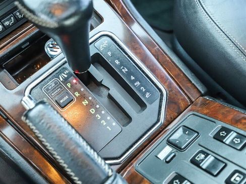 Used 2002 Land Rover Range Rover HSE image 27