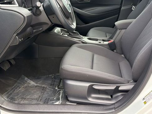 Used 2025 Toyota Corolla LE image 12