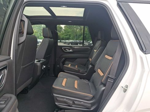 Used 2022 GMC Yukon AT4 AWD/4WD image 10