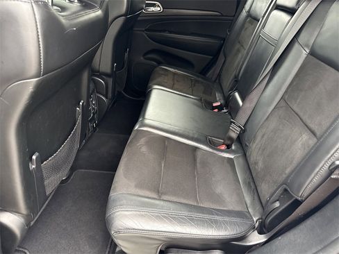 Used 2019 Jeep Grand Cherokee Altitude image 28