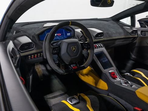 Used 2022 Lamborghini Huracan STO RWD image 45