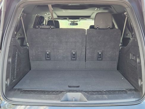 Certified 2025 Chevrolet Suburban LT w/ Comfort Package RWD image 30