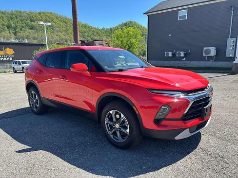 Used 2025 Chevrolet Blazer LT AWD/4WD image 7
