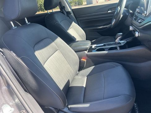 Used 2024 Nissan Altima 2.5 SV image 20