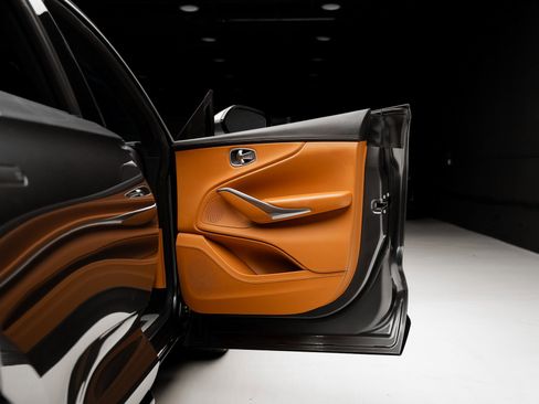 Used 2021 Aston Martin DBX image 56