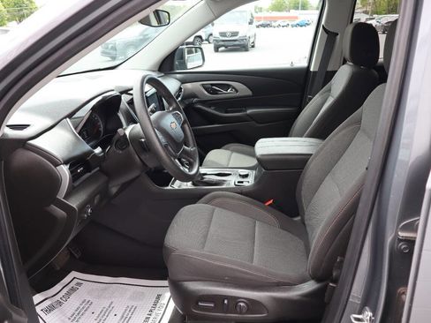 Used 2021 Chevrolet Traverse LS AWD/4WD image 6