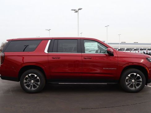 New 2026 Chevrolet Suburban LS image 9