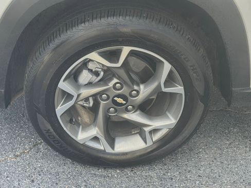 Used 2025 Chevrolet Trax LT image 23