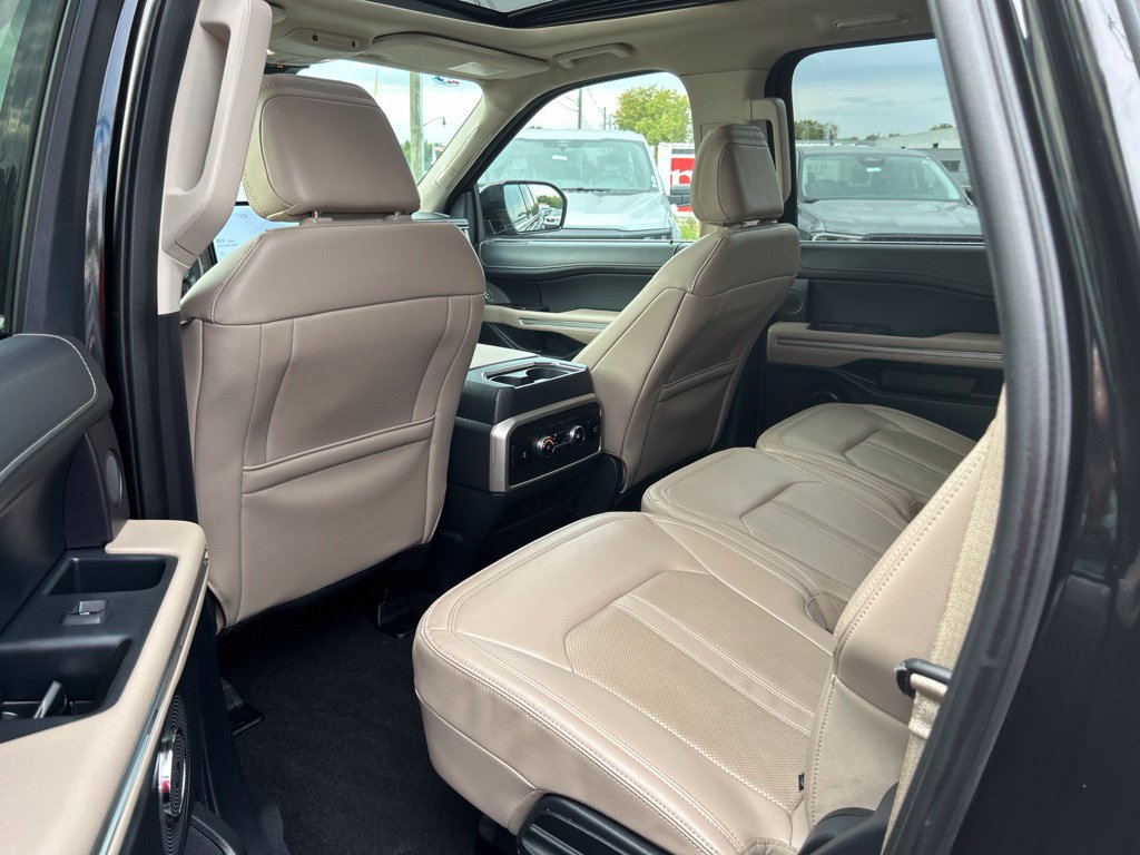 Used 2024 Ford Expedition Max Limited AWD/4WD image 33