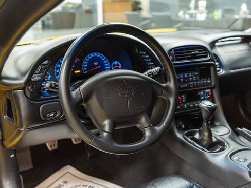 Used 2003 Chevrolet Corvette Z06 w/ Memory Package, 3 Drivers image 12