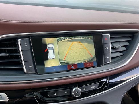 Used 2018 Buick Enclave Avenir w/ Avenir Technology Package FWD image 27