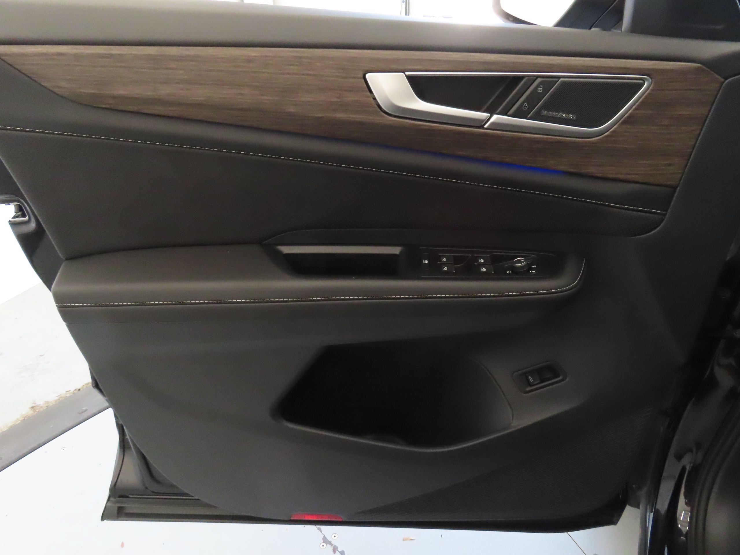 New 2025 Volkswagen Atlas SEL Premium R-Line AWD/4WD image 10