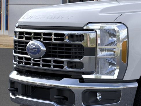 New 2026 Ford F250 XLT image 17