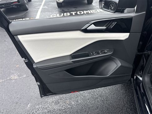 New 2026 Volkswagen Taos S image 21