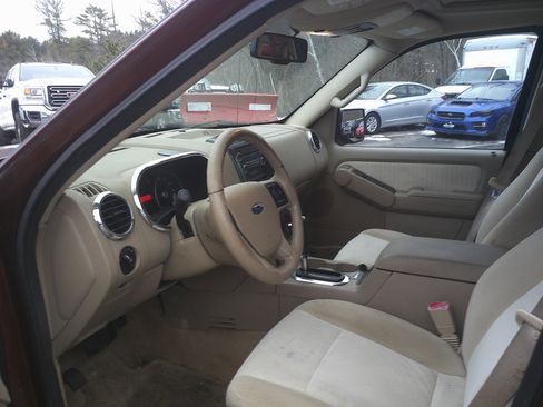 Used 2009 Ford Explorer XLT image 9