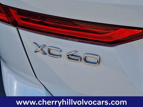 Certified 2023 Volvo XC60 B5 Core image 30