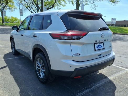 Used 2024 Nissan Rogue S AWD/4WD image 5